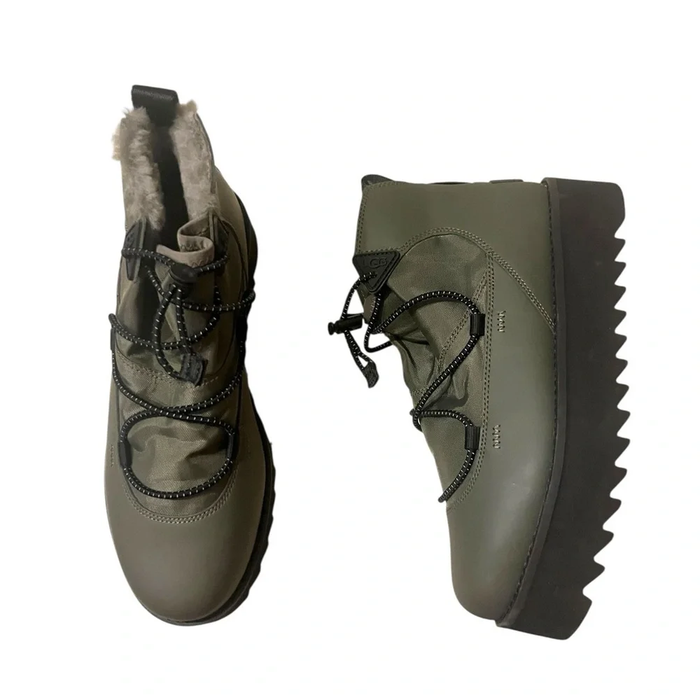 NWOT UGG Ultra Matte Classic Rising Toggle Platform Women's Ankle Boots SZ 8
